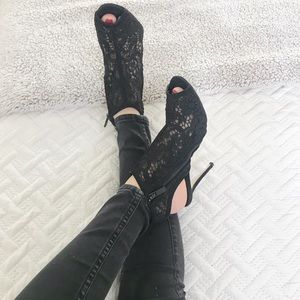 Raye the Label Black Sexy Lace Heels Size 8.5